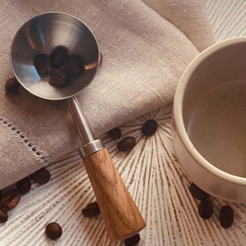 Kaffeske, træskaft, træ, stål, kaffebønner, hygge